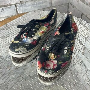 Well worn women’s vans floral lo pro size 8.5